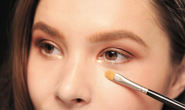 大圩镇：黄皮满枝头致富“黄金果 ”